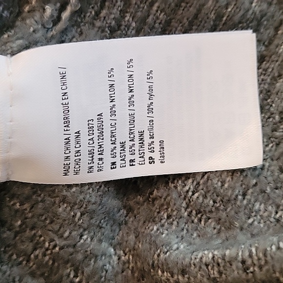 American Eagle Outfitters medium green v neck back zip sweater - Picture 6 of 6